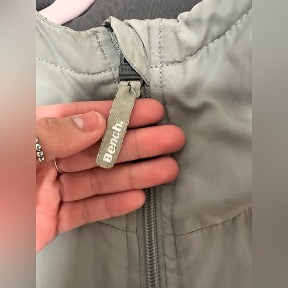 BENCH - Windbreaker - Picture 3 of 5